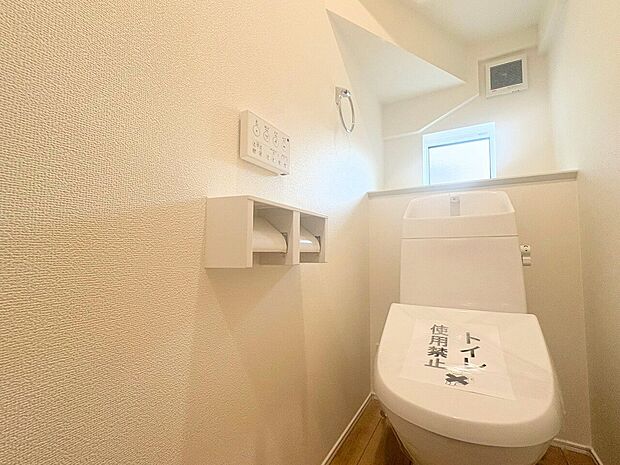 白を基調に飽きのこない空間は、質感豊かな仕上がりです。