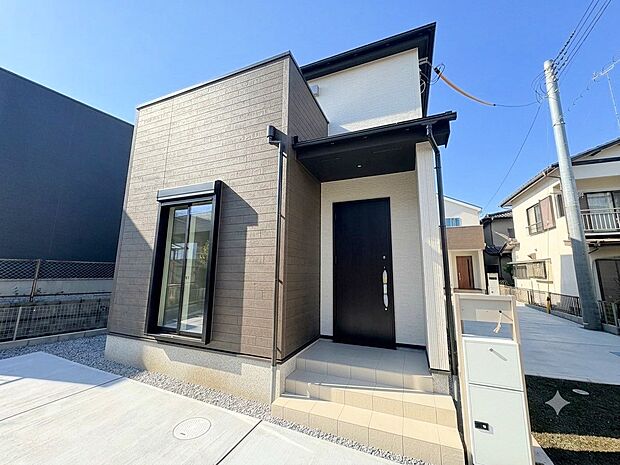 東大宮駅徒歩17分、小学校まで徒歩5分、敷地面積は広々45坪以上のお住まい。