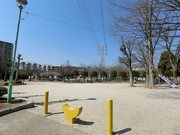 上落合公園まで約750m