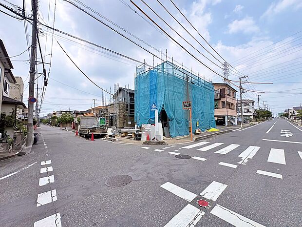 バルコニーに面した主寝室は広々8.8帖。(令和8年7月撮影)