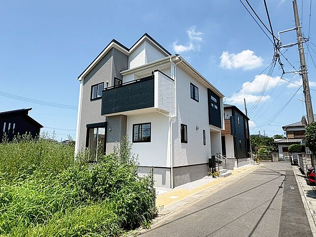 将来的に二つの部屋にアレンジできるフレキシブルな洋室を設けました。