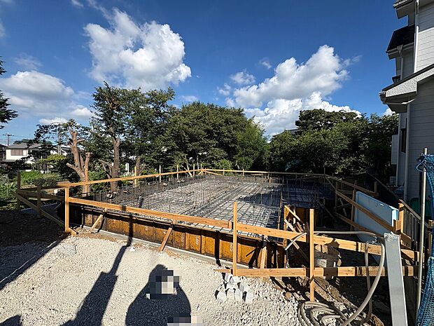 キッチンそばに水回りを設け、毎日の家事動線にも配慮しました。(令和8年8月撮影)