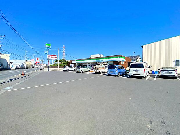 ファミリーマート上尾平塚店