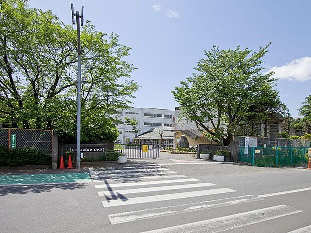 指扇北小学校まで約1800m