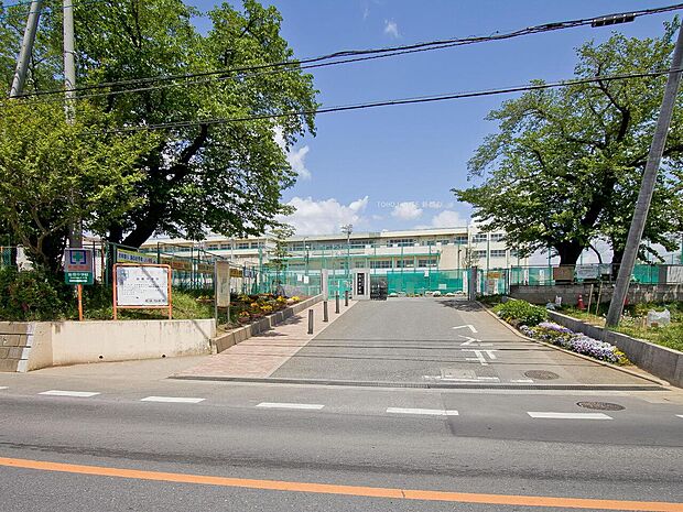 指扇中学校まで約2300m
