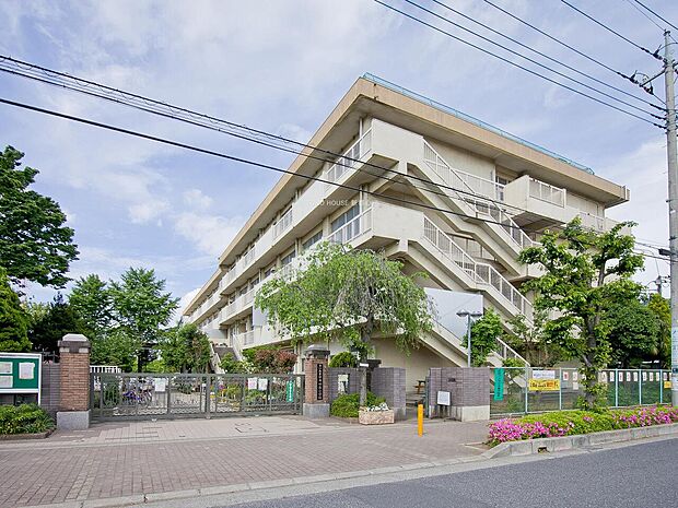 田島小学校まで約180m