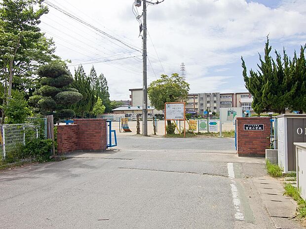 宮前小学校まで約720m
