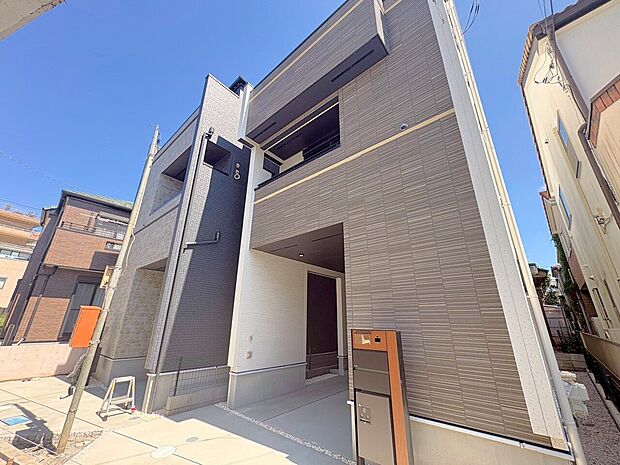 街並み全体へのデザインの拘りはきっとご満足いただけるはず。(令和8年9月撮影)