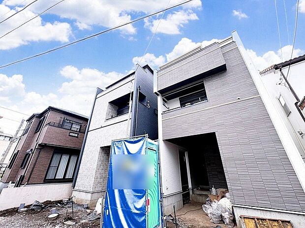 採光通風を確保した心地よいリビング空間を2階に設けました。(令和8年8月撮影)