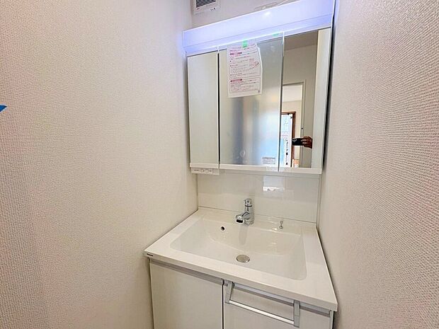 使いやすさ、お手入れのしやすさ、収納力にこだわった洗面台です。