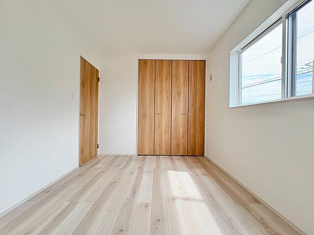 全居室6帖以上の間取りです。すべてのお部屋に収納スペースを確保しました。