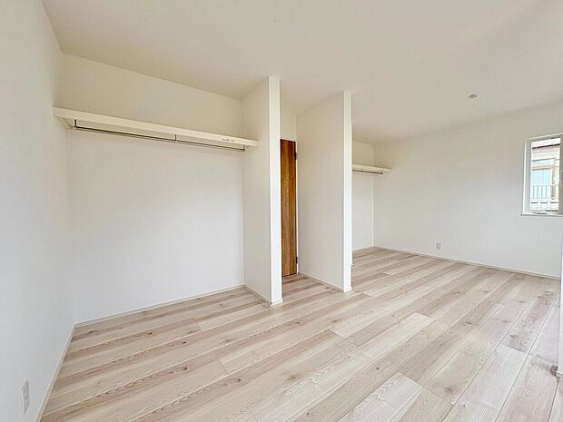二部屋に分けて個室にできる可変型空間です。