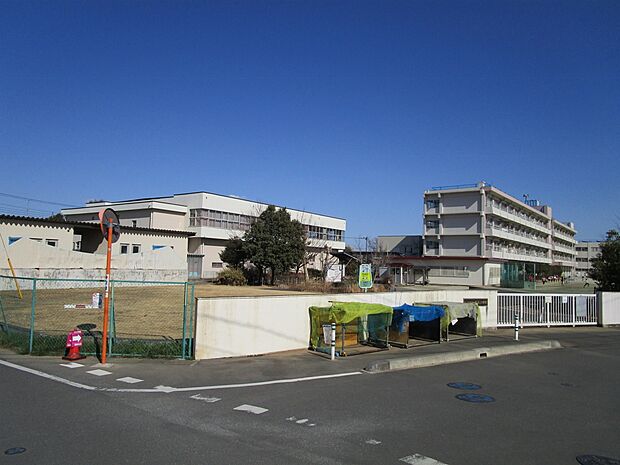 城北小学校まで約700m