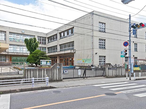 海老沼小学校まで約400m
