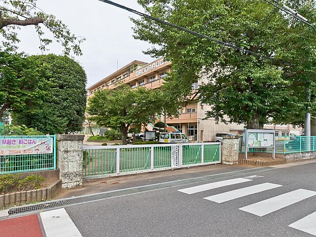 上平中学校まで約1200m