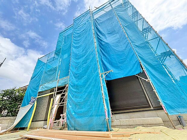 開放的な20帖以上のLDKは、心地よい光と風に満ち溢れます。(令和8年8月撮影)