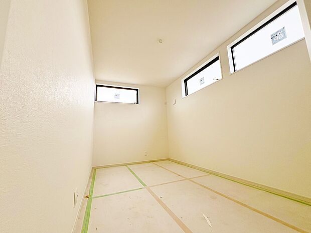 充実した生活は伸びやかな居室空間から始まります。(令和8年8月撮影)