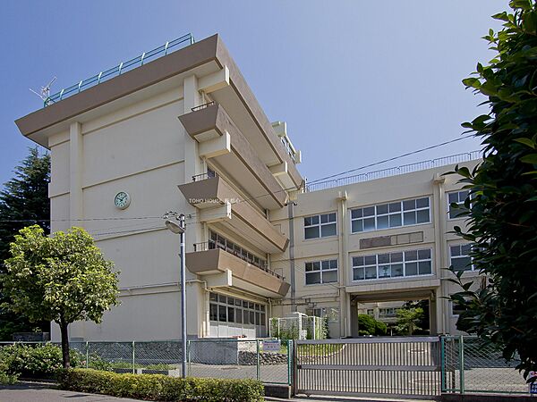 本太中学校まで約79ｍ