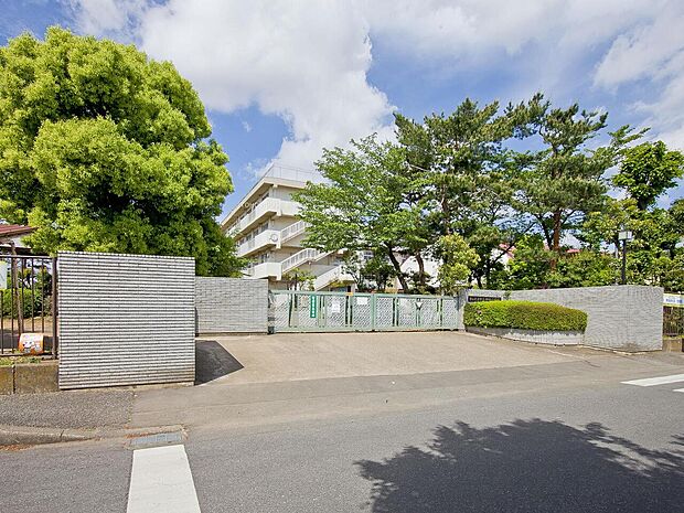 神田小学校まで約1200m