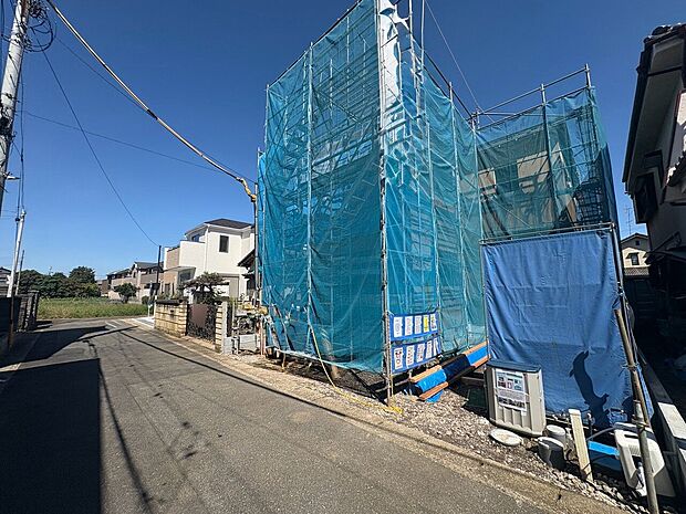可動棚付きのストレージルームはご家族が共有して利用できます。(令和8年9月撮影)