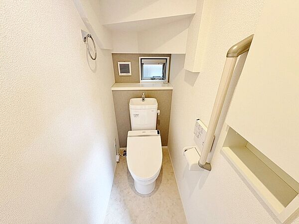 白を基調に飽きのこない空間は、質感豊かな仕上がりです。