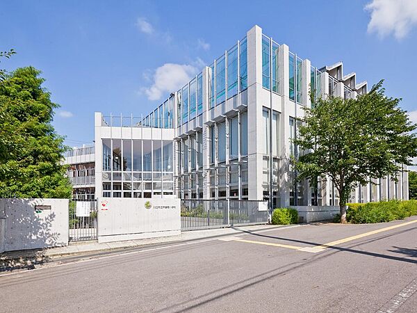 戸塚南小学校まで約860m