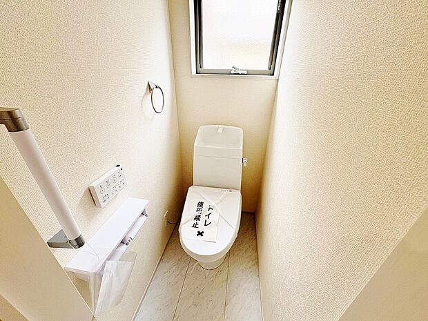 白を基調に飽きのこない空間は、質感豊かな仕上がりです。