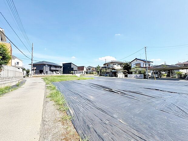 いつの時代も、利便性の高い場所の住まいは受け継がれる資産。(令和8年9月 撮影)