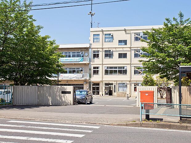 大宮東中学校まで約850m