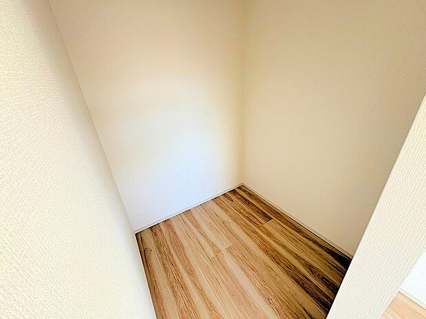 大容量WICやホールクロークなど、多彩な収納で空間を有効に活用できます。
