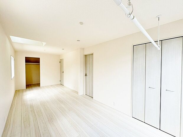 二部屋に分けて個室にできる可変型空間です。