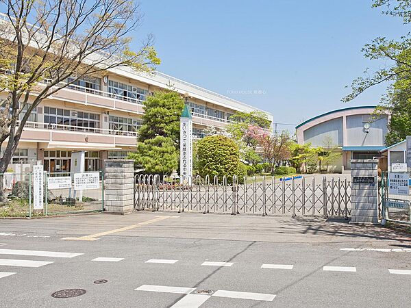 蓮田中央小学校まで約330m