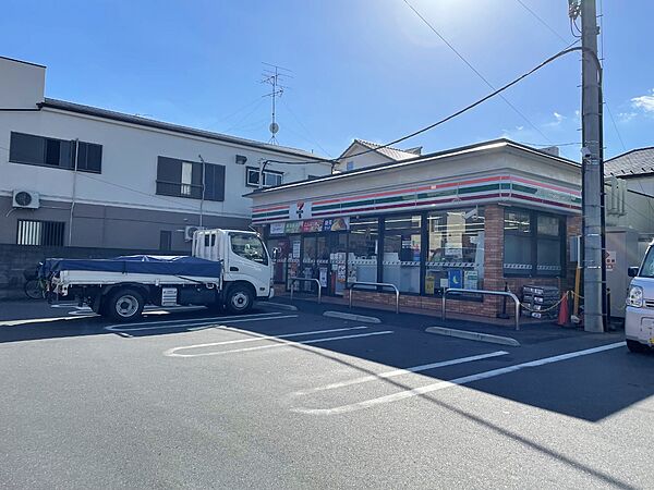 セブンイレブン川口上青木中央通り店まで約220m