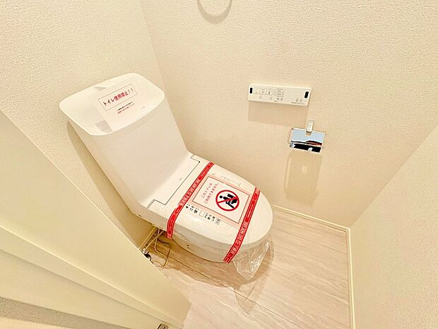 白を基調に飽きのこない空間は、質感豊かな仕上がりです。