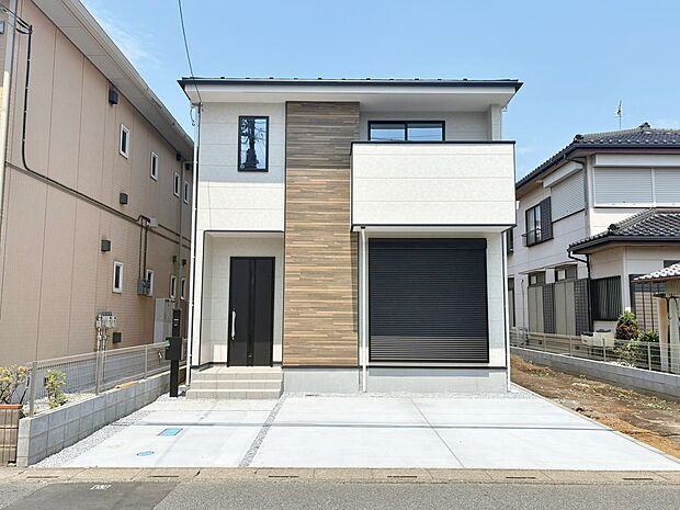 上尾駅まで徒歩17分、南東向きで陽当り良好なお住まい。