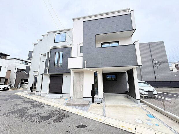 【1号棟】右のお住まい。南浦和駅まで徒歩12分、6m公道に面したお住まいです。
