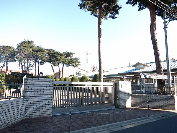 聖フランソア幼稚園まで約560m