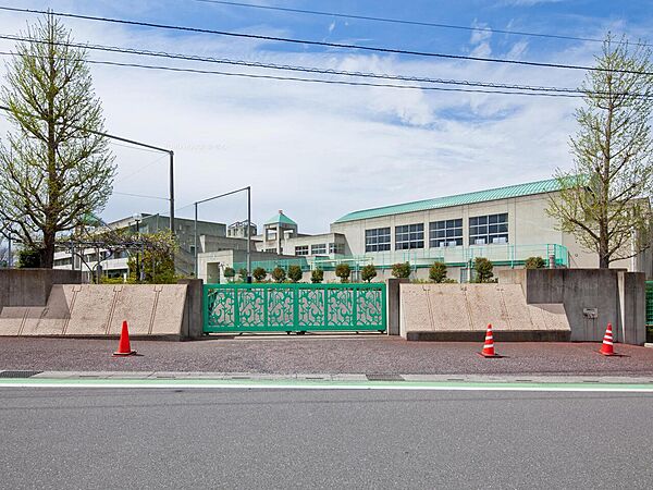 木曽呂小学校まで約1004m