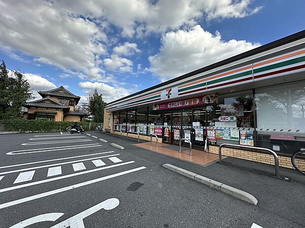 セブンイレブンさいたま下大久保店まで約400m