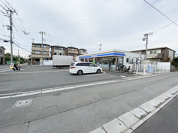 ローソン上尾瓦葺安中店まで約489m
