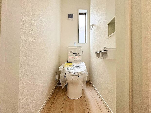 白を基調に飽きのこない空間は、質感豊かな仕上がりです。