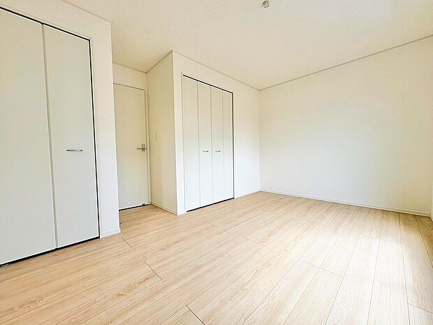 ゆったりとした休息と癒しを提供してくれる空間があります。