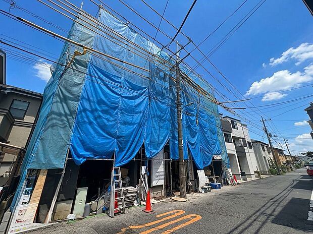 洗練されたデザインの外観が街並みに彩りを演出します。(令和8年9月撮影)
