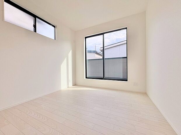 心から寛げる寝室で心地よいひと時を楽しめます。