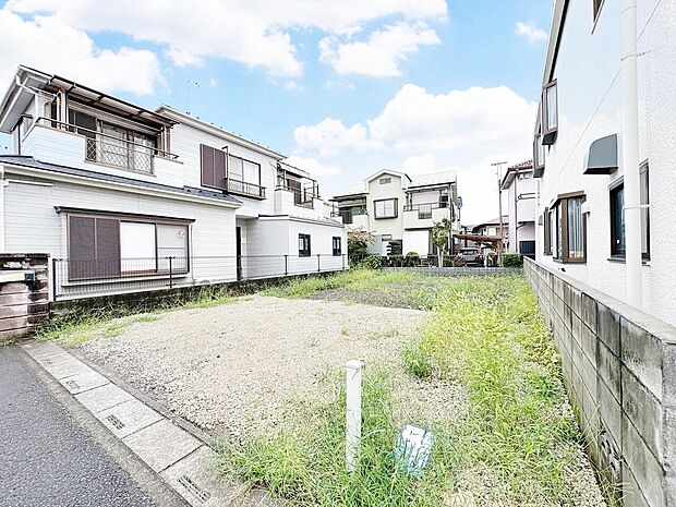 LDKは広々18.7帖、カウンターキッチンを採用しています。(令和8年9月 撮影)