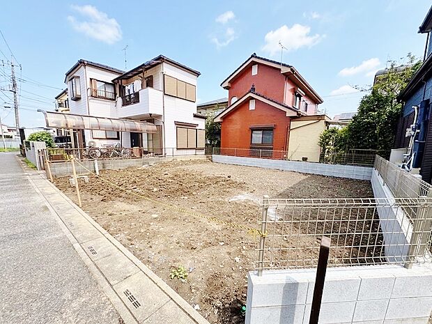 15帖のLDK横には使い勝手の良い続き間の洋室を設けました。(令和8年9月撮影)