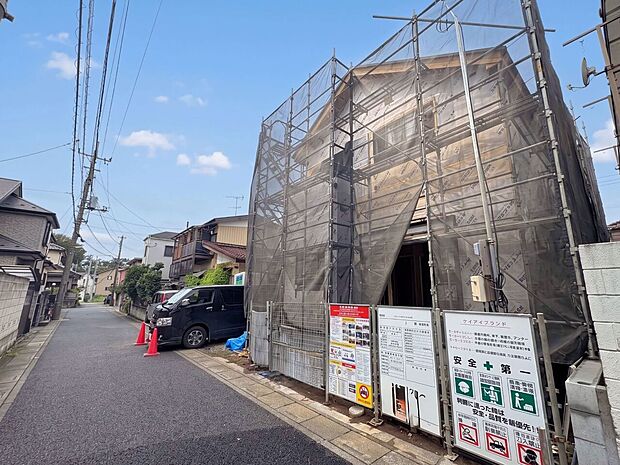 LDKは折上天井で開放感を演出します。(令和8年9月撮影)