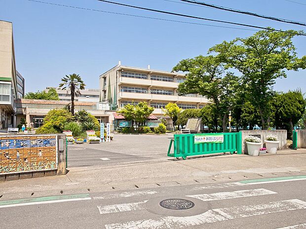 芝川小学校まで約320m