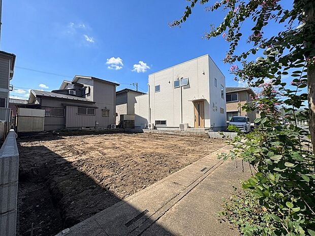 人気の対面式キッチンで一体感のあるLDK。(令和8年9月撮影)