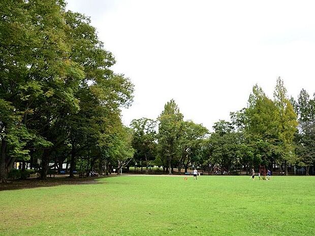 鴨川中央公園まで約300m